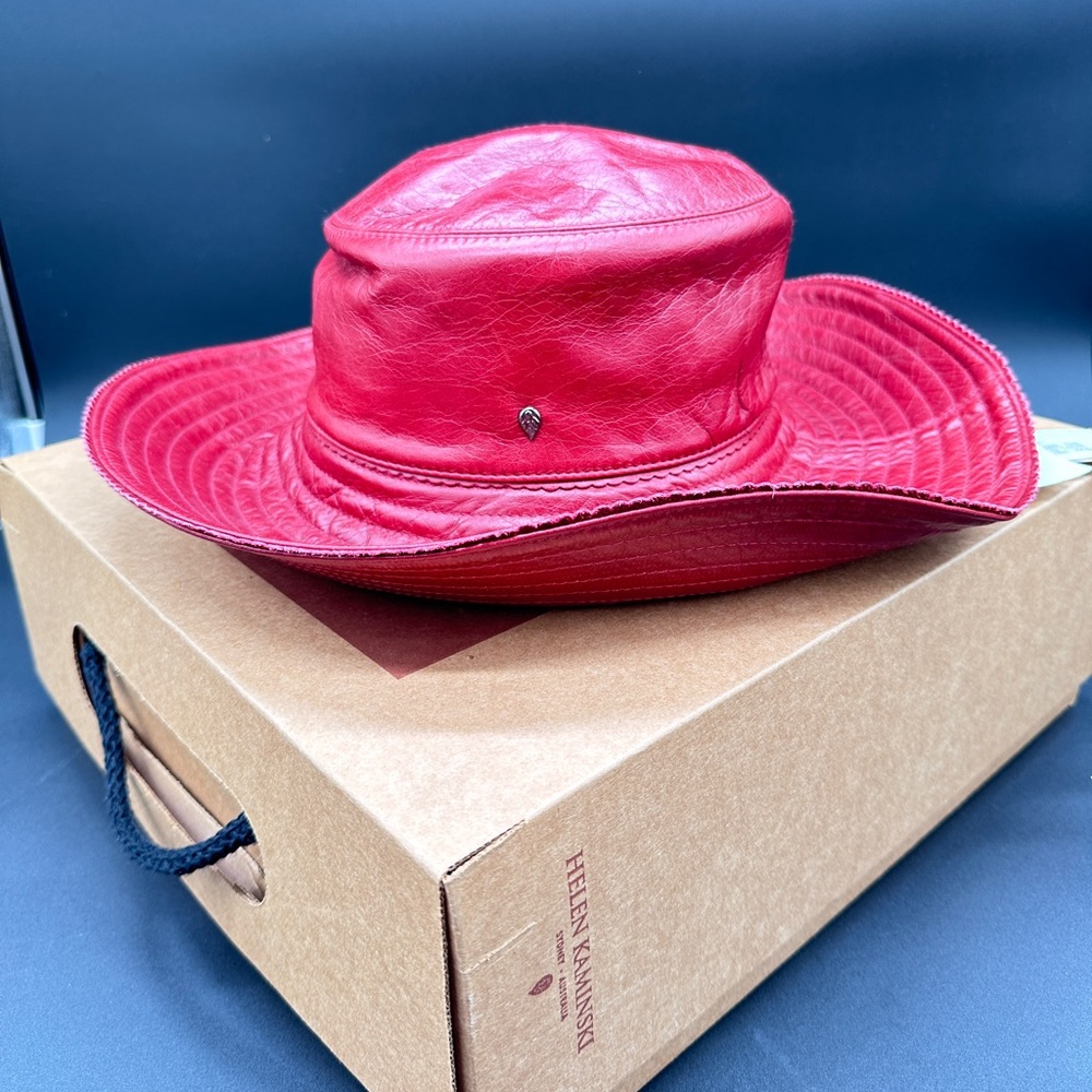 NIB Helen Kaminski Shiraz Calf Leather Hat